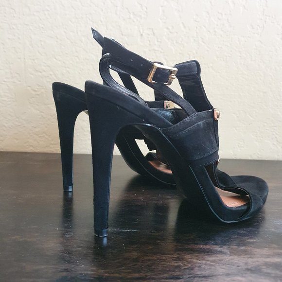 Vince Camuto Black and Gold Strappy Sandals - Picture 4 of 10